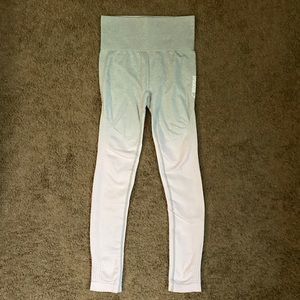 GYMSHARK WORKOUT LEGGINGS // GREY AND PINK // SIZE S SPANDEX